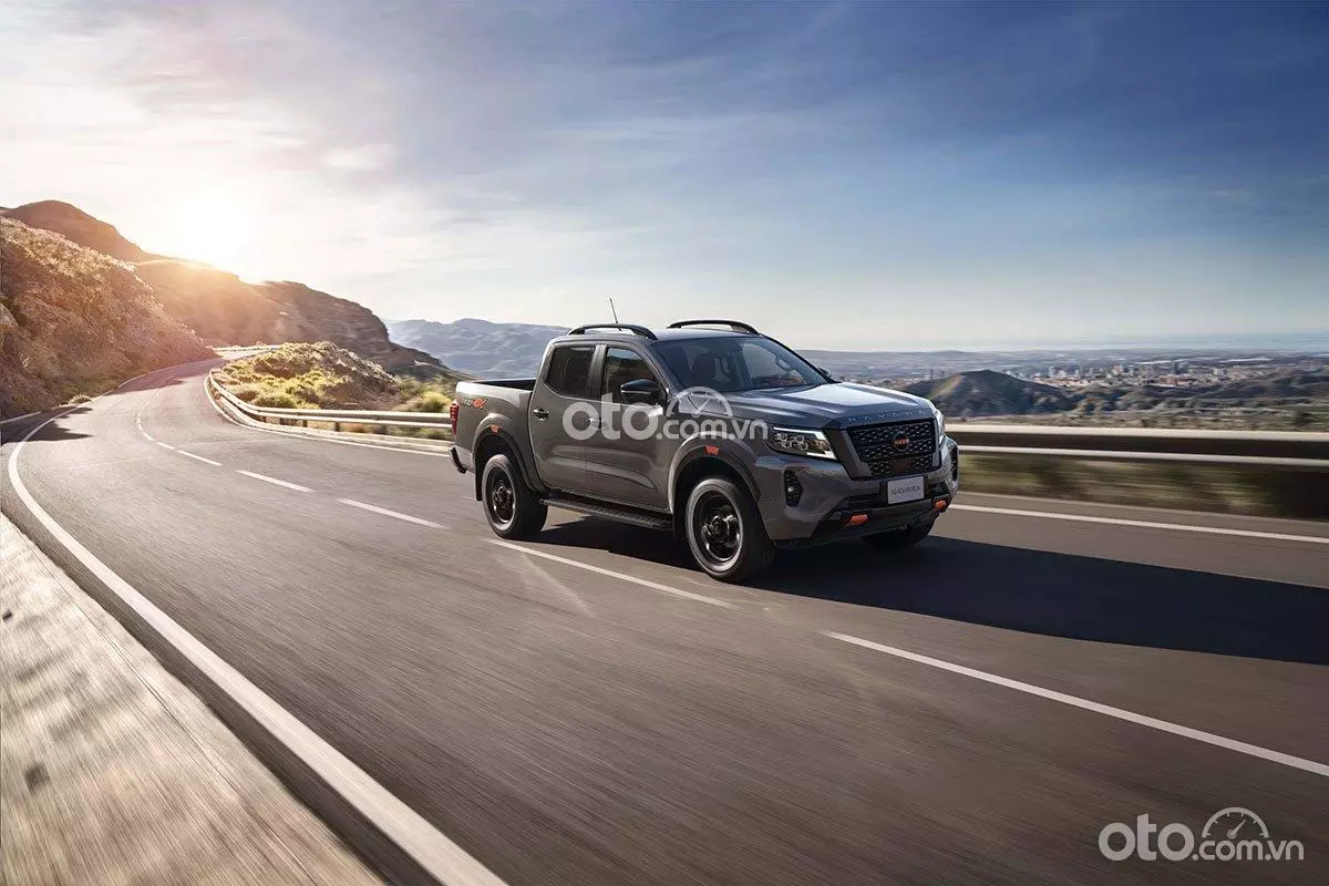 Giá xe Nissan Navara kèm ưu đãi hấp dẫn tháng 5/2024