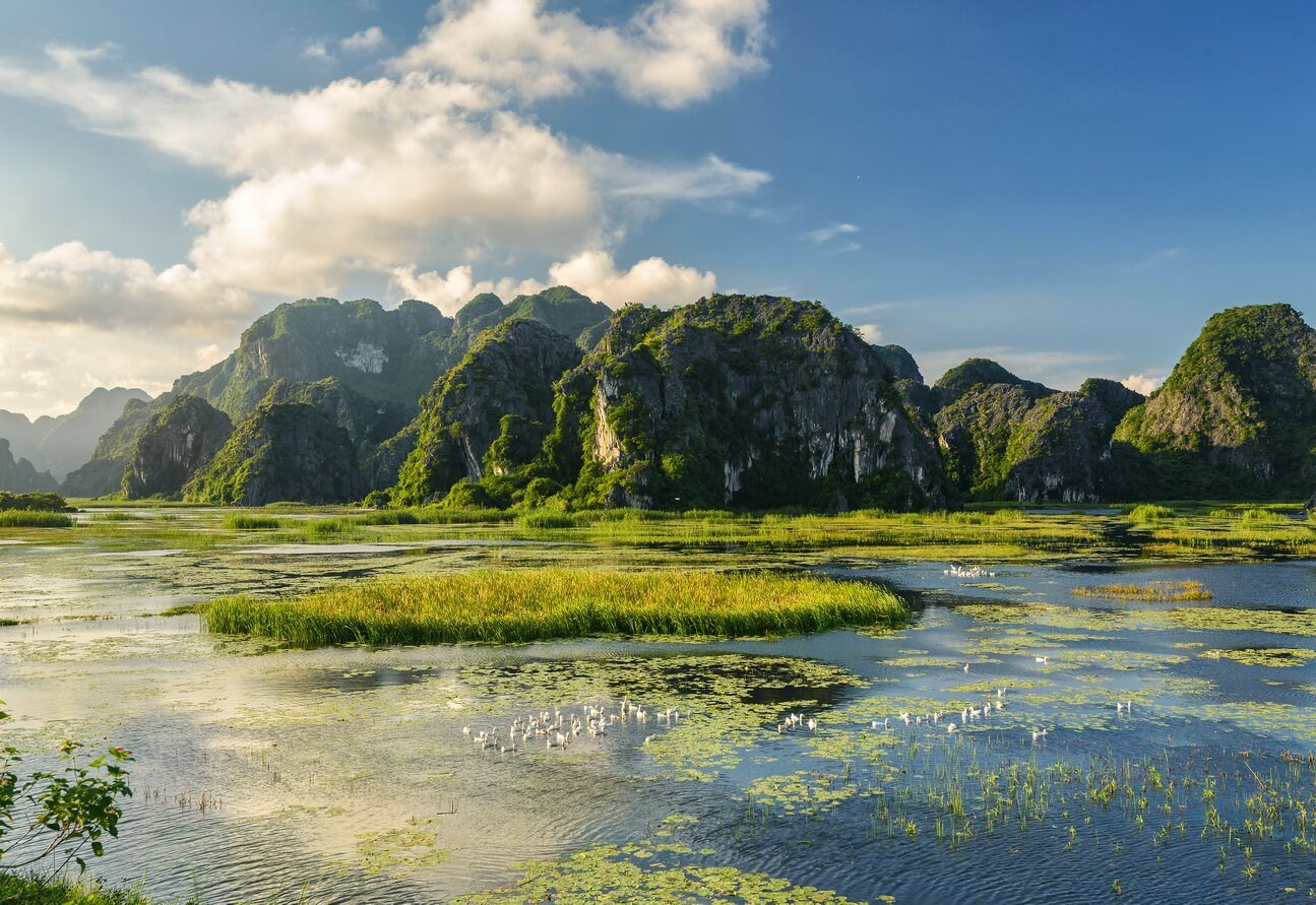 Du lịch Ninh Bình: Cẩm nang từ A đến Z (Update thông tin mới nhất 2024)