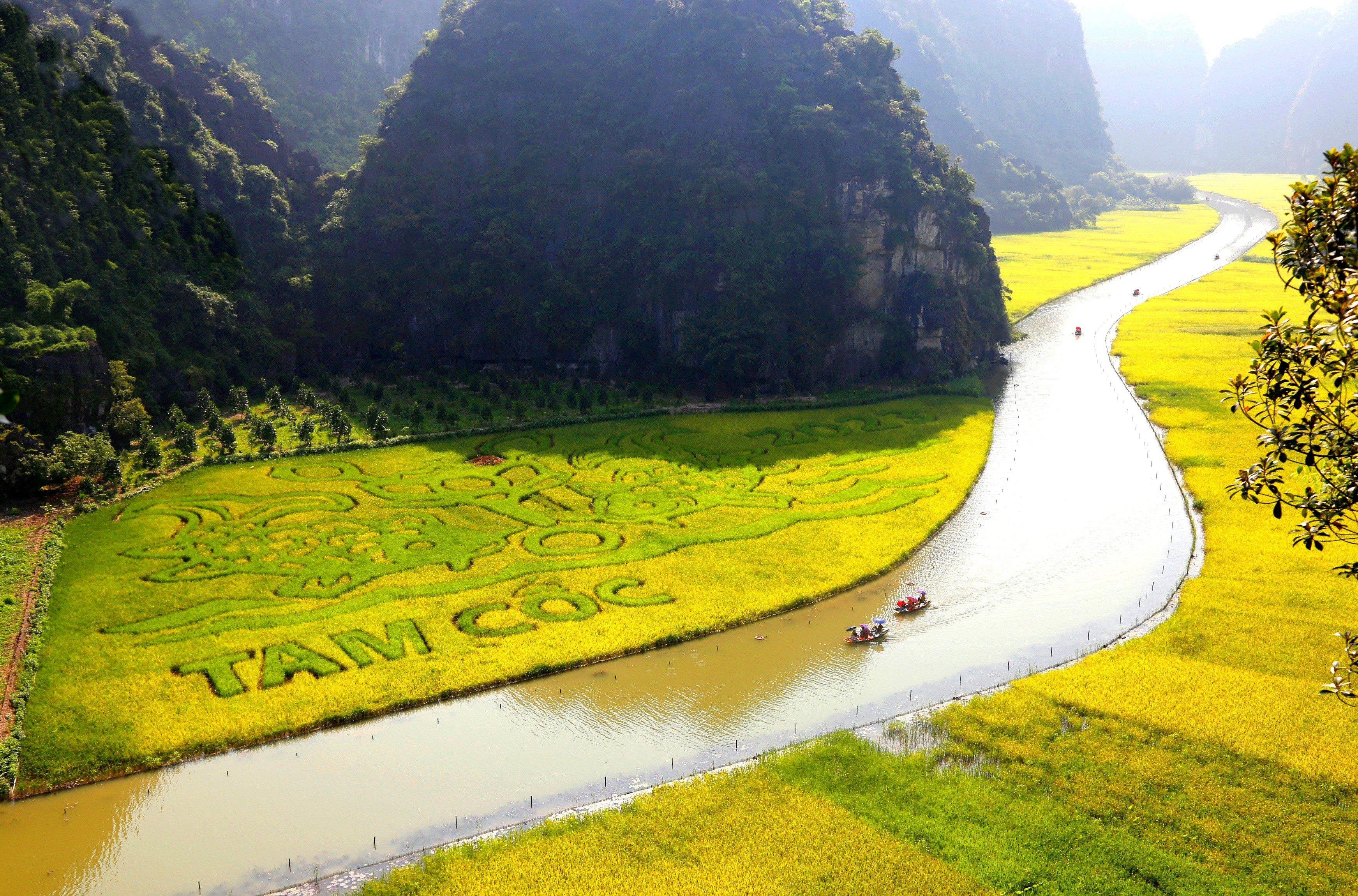 Du lịch Ninh Bình: Cẩm nang từ A đến Z (Update thông tin mới nhất 2024)