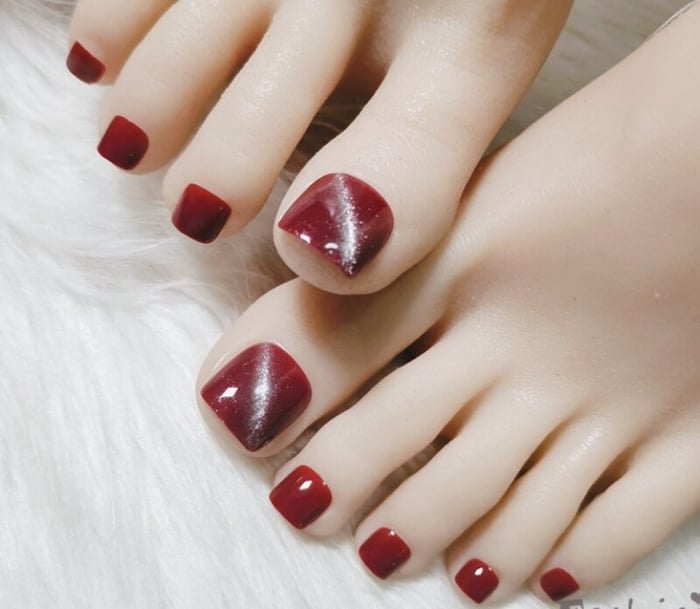 Danh sách Top 30+ Mẫu nail sơn móng chân màu đỏ rượu quyến rũ, 'chanh sả'